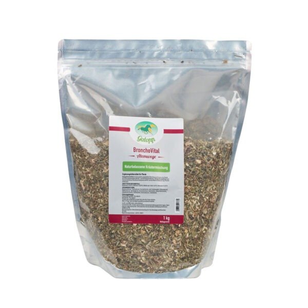 Galopp Bronchovital GALOPP BRONCHOVITAL 1 kg - natūralios žolelės nuo kosulio arkliams - Rančos pašarai – kokybiški pašarai, sveikatos papildai, skanėstai žirgams. Žirgynų įranga. Taip pat rasite maistą bei papildus kitiems gyvūnams: šunims, katėms, avims, ožkoms, alpakoms, kupranugariams, triušiams, graužikams: degu, jūrų kiaulytėms, šinšiloms bei paukščiams. Vokiška kokybė, patrauklios kainos ir patikimas pasirinkimas.